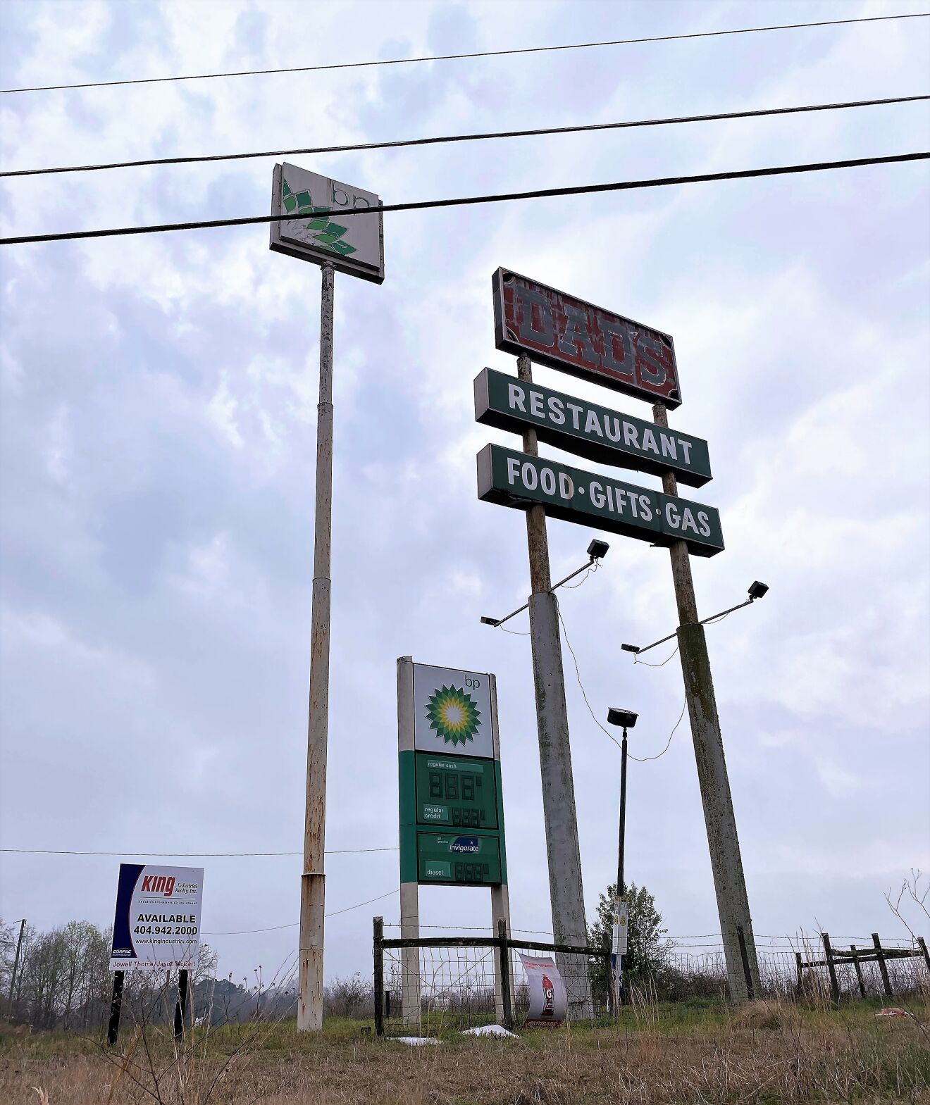 Dad's gas station at Interstate 85's Exit 177 in northeast Georgia